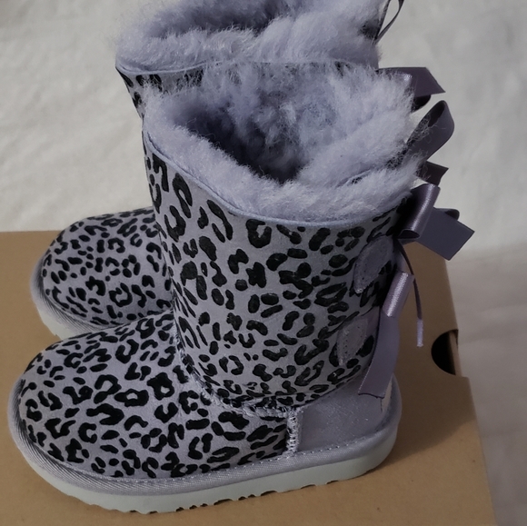 UGGS Exotic Purple - Picture 4 of 6